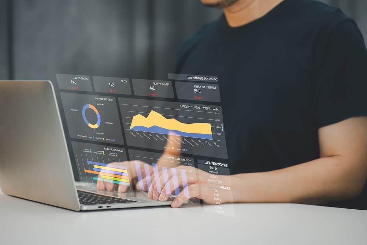 Qué debe tener una página web empresarial para generar leads en Colombia