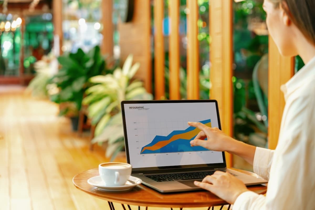 Cómo atraer clientes a tu tienda online en Colombia: canales y estrategias 2026
